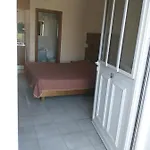 Summer Garden αpartments&studios