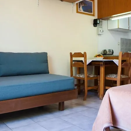 Summer Garden αpartments&studios Ξενοδοχείο με κάψουλες *