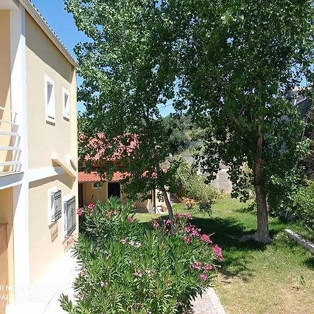 Summer Garden αpartments & * Argostoli (Kefalonia)