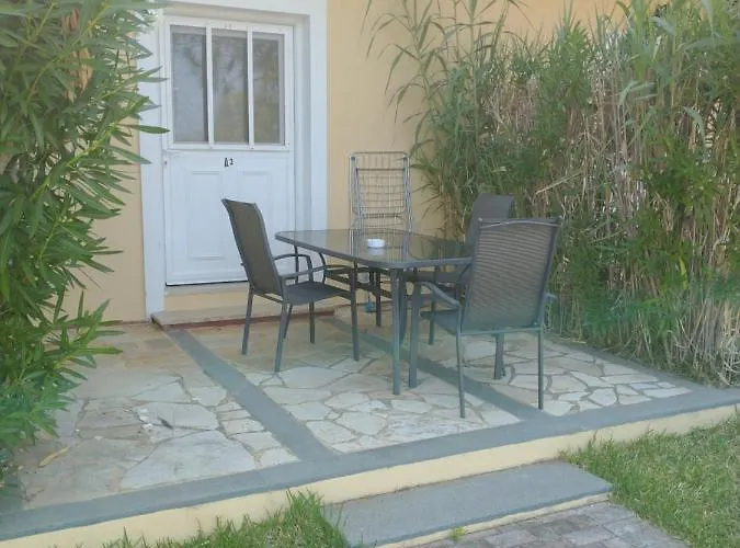 Hotel a capsule Summer Garden αpartments & Argostoli (Kefalonia)